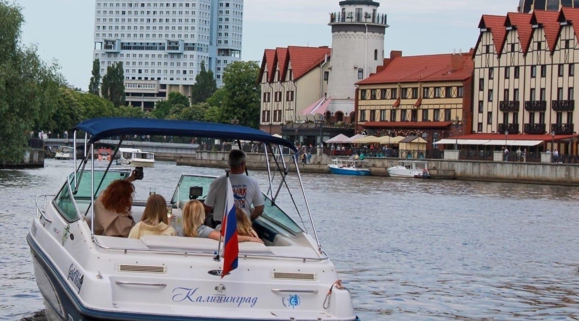 Морские и речные прогулки в калининграде, отдых на воде в калининграде, Балтийская бригантина, аренда яхт, экскурсии по реке, 